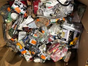 lot 16 image: Gaylord of Assorted Door Knobs and Handles For Parts Various Models and Conditions Customer Returns See Pictures