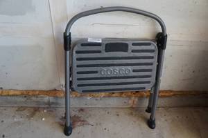 lot 359 image: Cosco Step Stool