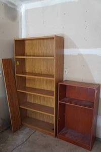 lot 364 image: 2 Book Shelves