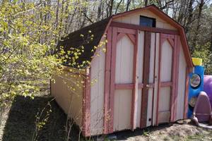 lot 19 image: Wood Garden Shed