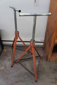 lot 262 image: Metal Tripods with T-Bars