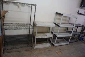 lot 384 image: 4 Shelves
