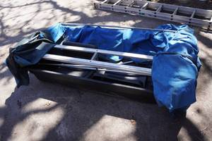 lot 305 image: Dave Genz Trap Voyager Flip Up Ice Shelter