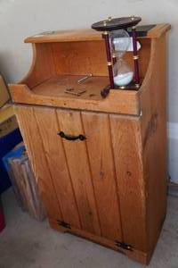 lot 414 image: Wood Cabinet