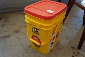 lot 455 image: Purina Tidy Cats Clumping Litter