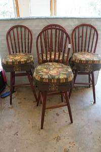 lot 412 image: Padded Bar Height Stools