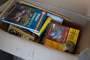 lot 458 image: Assorted How-To Books