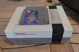 lot 254 image: Nintendo Game Console with Yo Noid Game