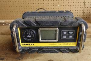 lot 287 image: Stanley 15 Amp Battery Charger40 Amp Engine Starter