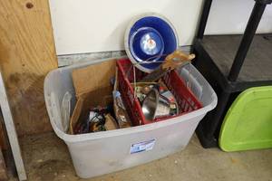 lot 431 image: Assorted Tools and Household Items