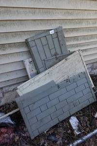 lot 309 image: Suncast Dog House