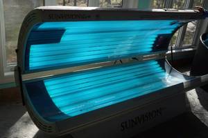 lot 255 image: Sunvision Tanning Bed - Model N-28LEB