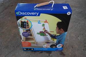 lot 328 image: Discovery Wooden Tabletop Easel
