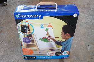 lot 329 image: Discovery Wooden Tabletop Easel