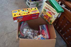 lot 331 image: Lincoln Logs, Play-Doh, Puzzles, Board Games