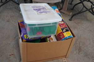 lot 332 image: Assorted Board Games - Tinkertoys, Gizmos, Guess Who