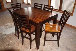 lot 352 image: Bar Height Kitchen Table with 6 Stools