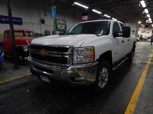 lot 11 image: 2013 Chevy Silverado 2500HD LOW MILES