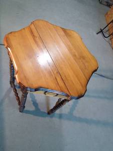 lot 25 image: Vintage octagon solid wood table