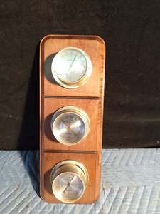 lot 29 image: Weather station on wood