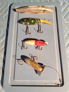 lot 41 image: 3 Vintage wood lures and 1 wood metal fish decoy