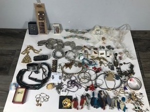 lot 250 image: Lot of Jewelry and More - Some Gold and Silver