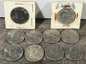 lot 279 image: 10 - Kennedy Half Dollar Coins
