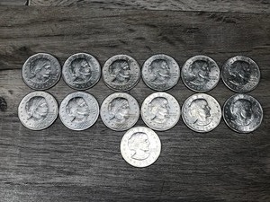 lot 290 image: 13 - Susan B Anthony Dollar Coins