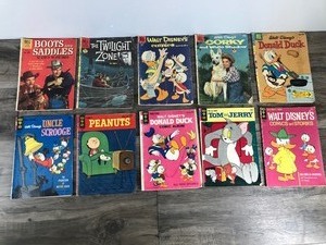 lot 335 image: Lot of 10 Vintage Comic Books - 10 cents to 15 cents