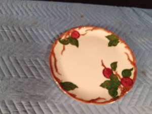 lot 89 image: Franciscan platter