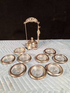 lot 84 image: 9 Glass Coasters and a pickle server