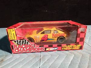 lot 52 image: 1997 Die cast Sterling Marlin #4 Nascar stock car - Box never been opened