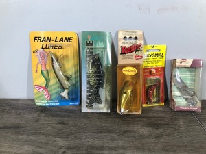 lot 398 image: Lot of 5 Fishing Lures in Original Packages