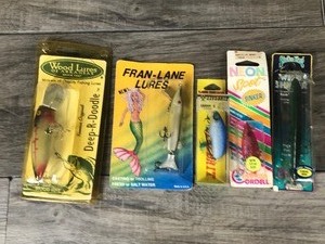 lot 399 image: Lot of 5 Fishing Lures in Original Packages