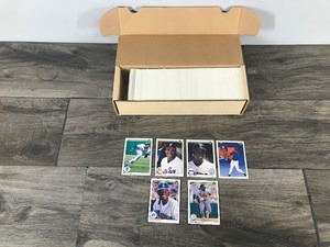 lot 420 image: 1990 Upperdeck Baseball Set (Not Sealed) Bo Jackson - Sammy Sosa Rookie - Ken Griffey Jr. and More
