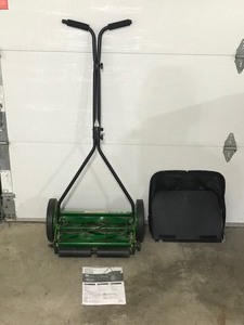 lot 2 image: 16 Push Reel Lawn Mower with Bagger