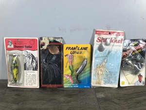 lot 440 image: Lot of 5 Fishing Lures in Original Packages