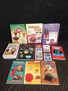 lot 239 image: 10 books on collecting and price guides
