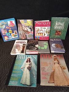 lot 233 image: 9 Books on collecting and price guides and 2 1970 Bride books