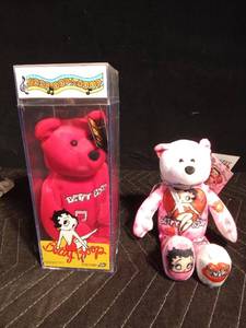 lot 220 image: 1999 Betty Boop Beanie Baby (752 of 10,000) and 2009 Betty Boop Beanie Baby Issue #001