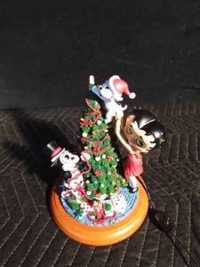 lot 205 image: Danbury Mint Betty Boop light up Christmas tree