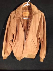 lot 195 image: Timberland leather coat