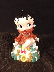 lot 197 image: 2000 betty Boop bank by King Productions