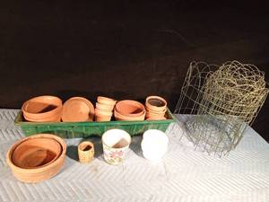 lot 171 image: Garden Fence and planters