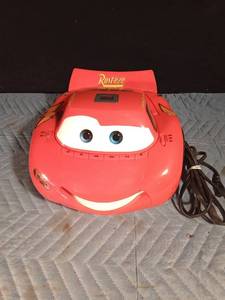 lot 166 image: Disney Cars Lightning McQueen radioCD player