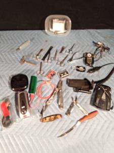 lot 159 image: Box of Electronics and tools