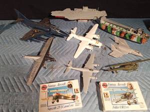 lot 157 image: War Aircraft models and 2 aircraft model kits