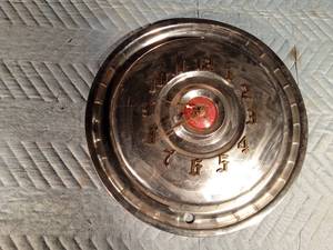 lot 133 image: Hub cap clock