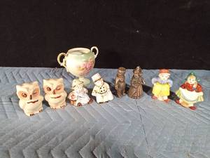 lot 99 image: 4 pairs of assorted salt and pepper shakers and a RS Prussia sugar bowl