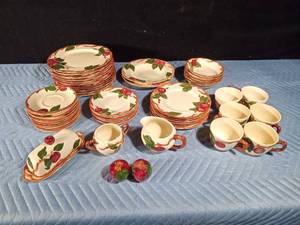 lot 96 image: 6pc Set of Franciscan dishes with 6 extra dinner plates. 6 extra cup saucers, creamer & sugar bowl, salt & pepper shakers